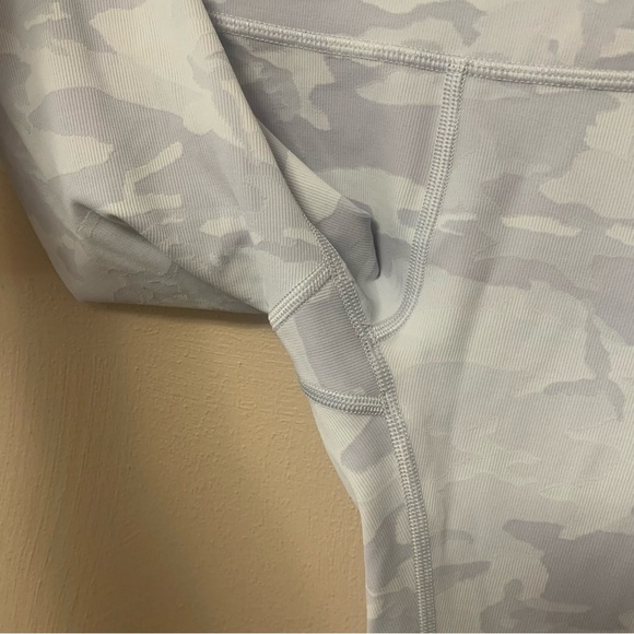 Lululemon Wunder Under High-Rise Tight 25" *Luxtreme Size 2 White Camo W5CQUS - Picture 5 of 13